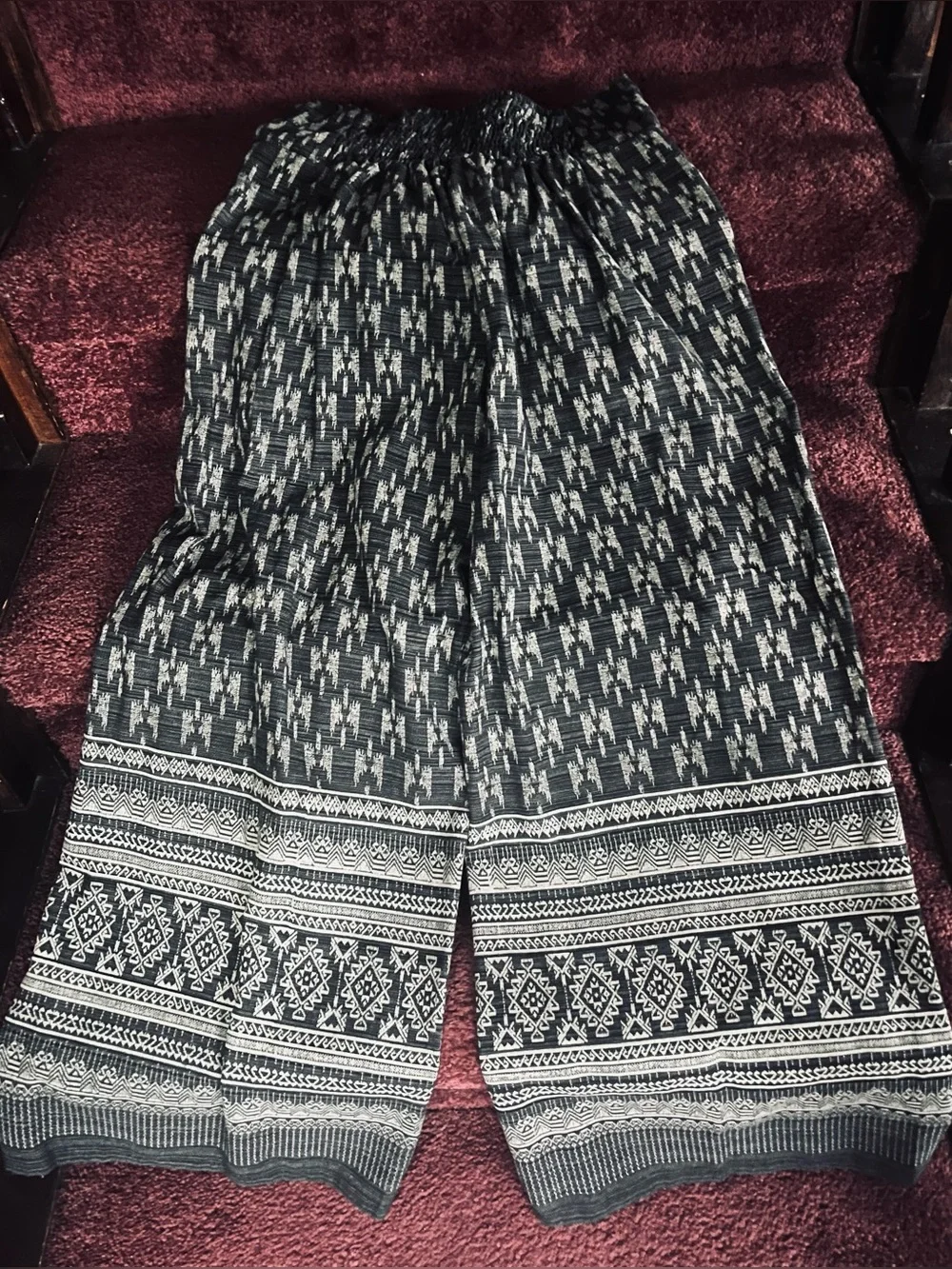 Black and White Geometric Pattern Wide-Leg Pants - Picture 1 of 12